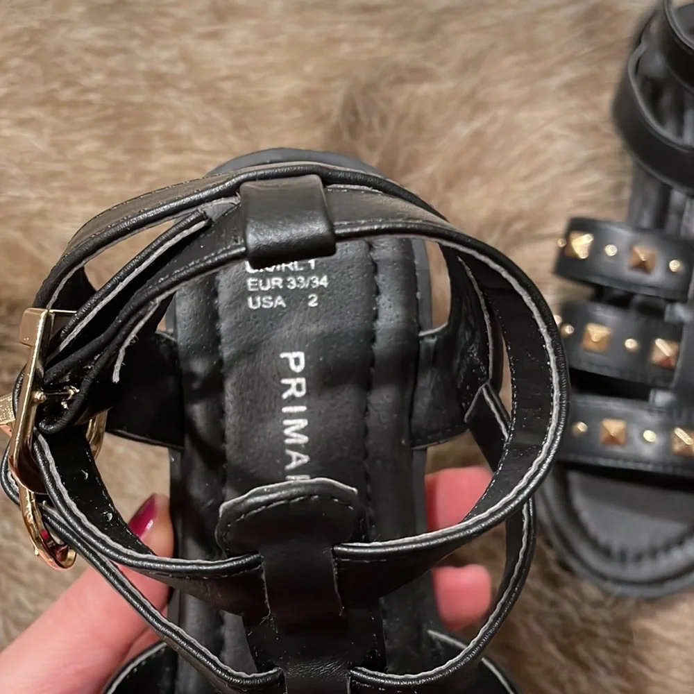 Gladiator sandals NWT with golden studs - Picture 3 of 4